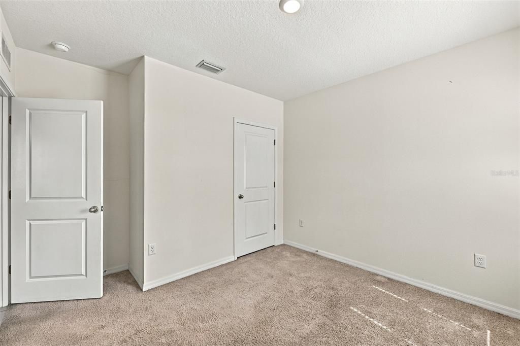На продажу: $349,000 (4 спален, 2 ванн, 1846 Квадратных фут)