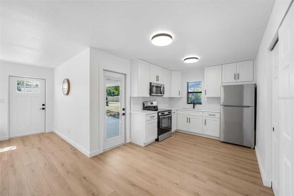 На продажу: $315,000 (3 спален, 2 ванн, 1050 Квадратных фут)