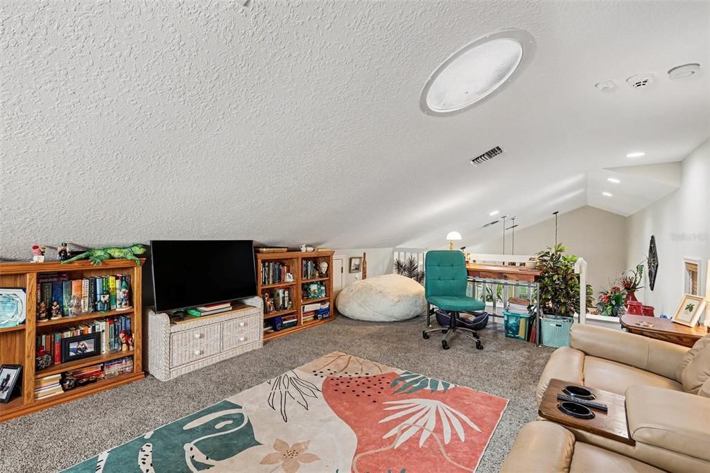 На продажу: $489,900 (2 спален, 2 ванн, 1983 Квадратных фут)