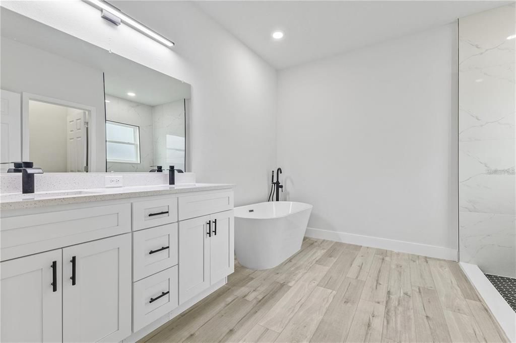 For Sale: $290,000 (4 beds, 2 baths, 1765 Square Feet)