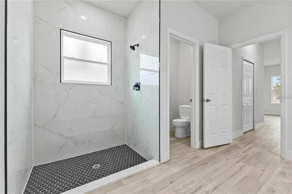 For Sale: $290,000 (4 beds, 2 baths, 1765 Square Feet)