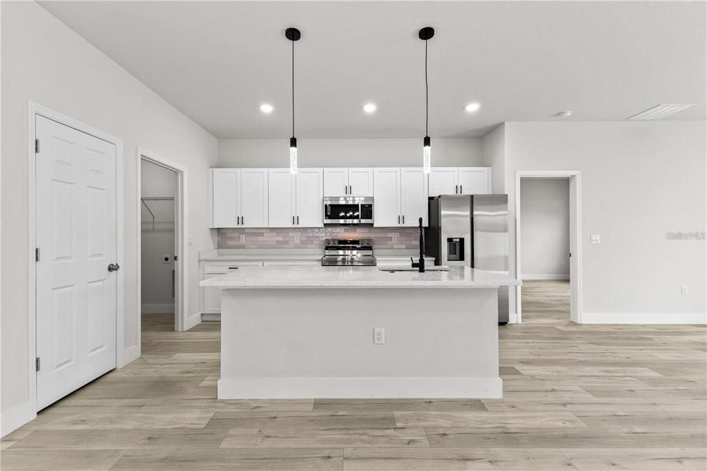 For Sale: $290,000 (4 beds, 2 baths, 1765 Square Feet)