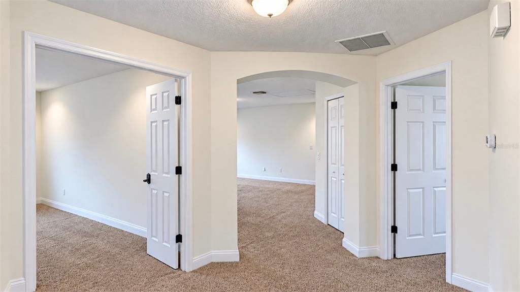 For Sale: $800,000 (6 beds, 5 baths, 4500 Square Feet)