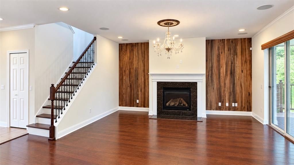 For Sale: $800,000 (6 beds, 5 baths, 4500 Square Feet)