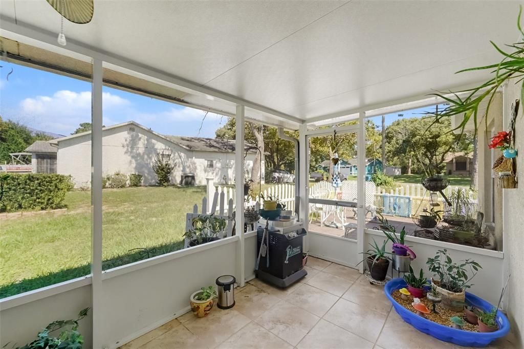 En Venta: $499,000 (4 camas, 2 baños, 2093 Pies cuadrados)