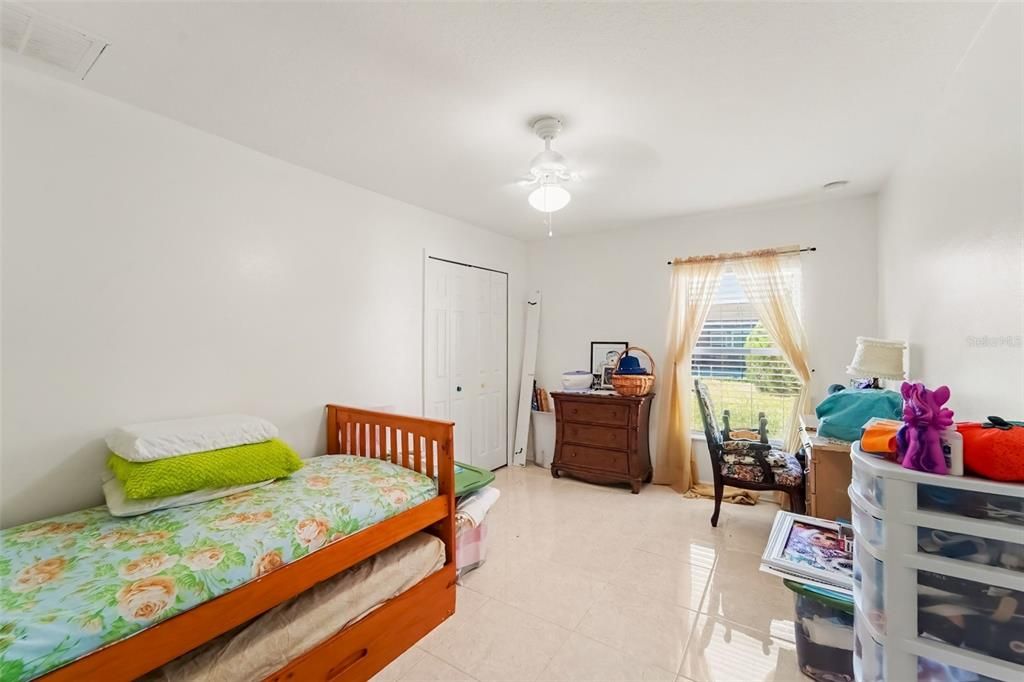 En Venta: $499,000 (4 camas, 2 baños, 2093 Pies cuadrados)