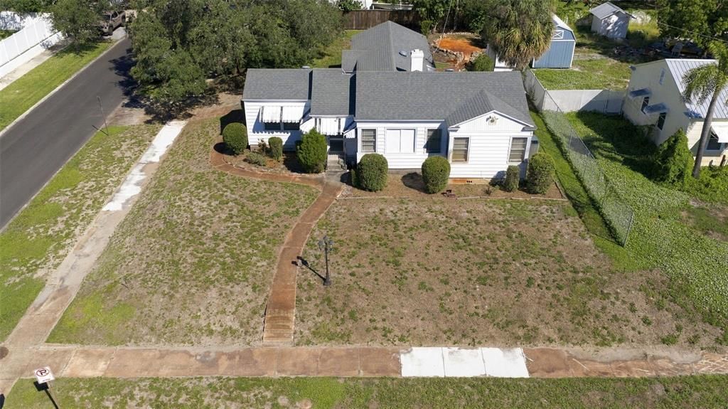 待售: $425,000 (0.24 acres)