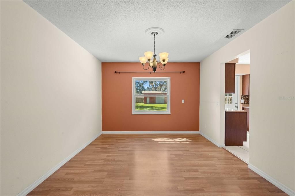 待售: $599,900 (3 贝兹, 2 浴室, 1936 平方英尺)