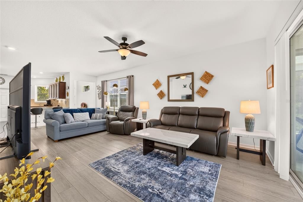 For Sale: $275,000 (2 beds, 2 baths, 1342 Square Feet)