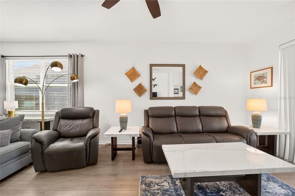 For Sale: $275,000 (2 beds, 2 baths, 1342 Square Feet)