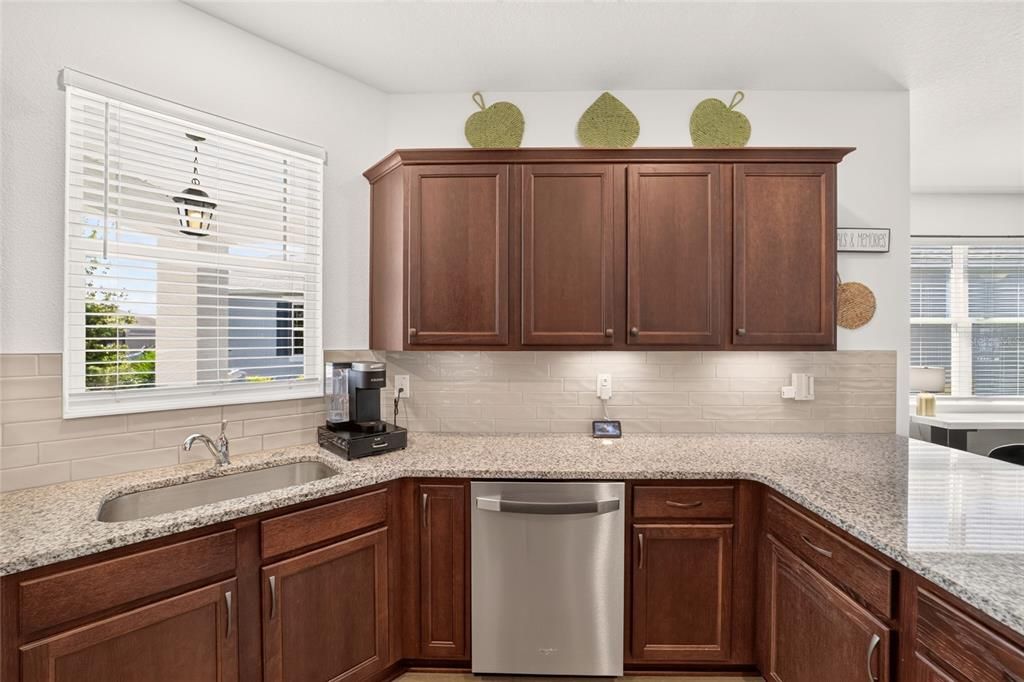 For Sale: $275,000 (2 beds, 2 baths, 1342 Square Feet)