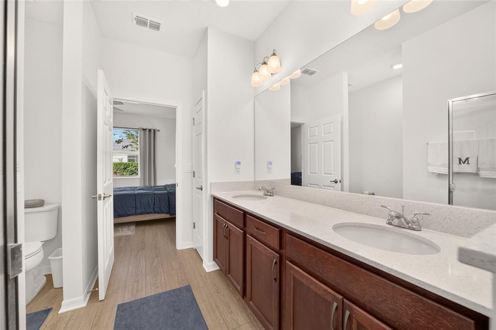 For Sale: $275,000 (2 beds, 2 baths, 1342 Square Feet)
