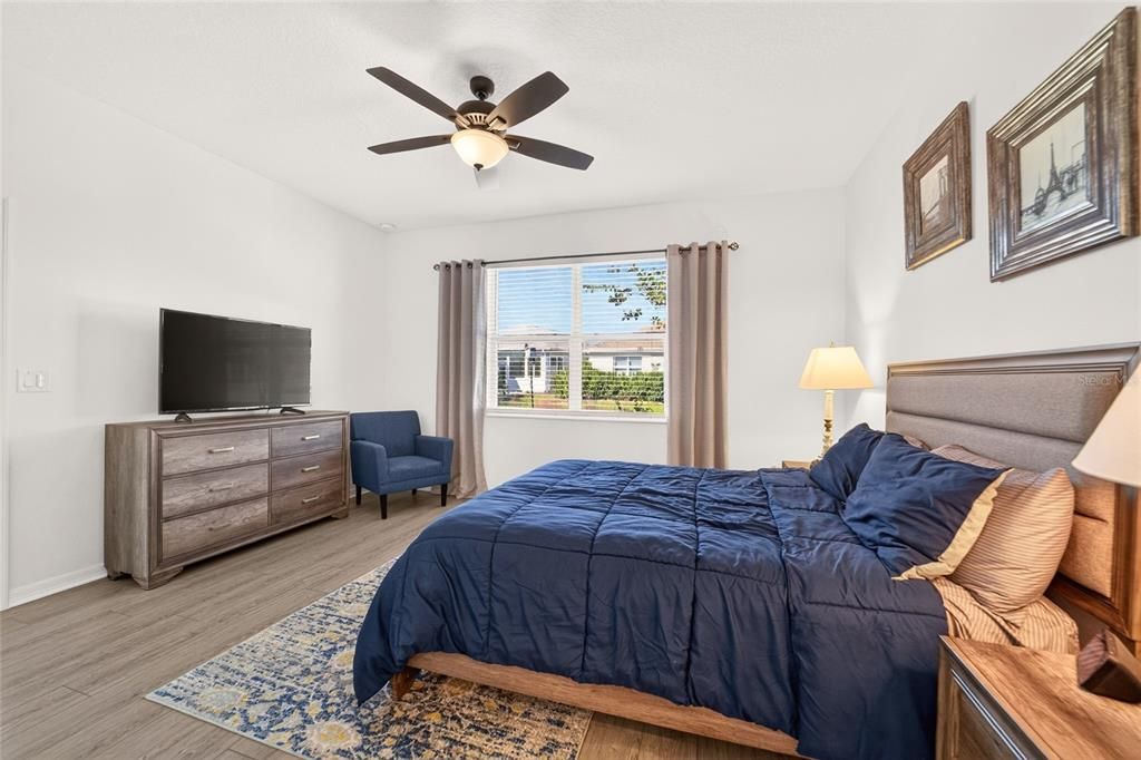 For Sale: $275,000 (2 beds, 2 baths, 1342 Square Feet)