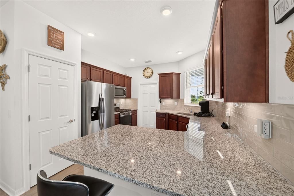 For Sale: $275,000 (2 beds, 2 baths, 1342 Square Feet)