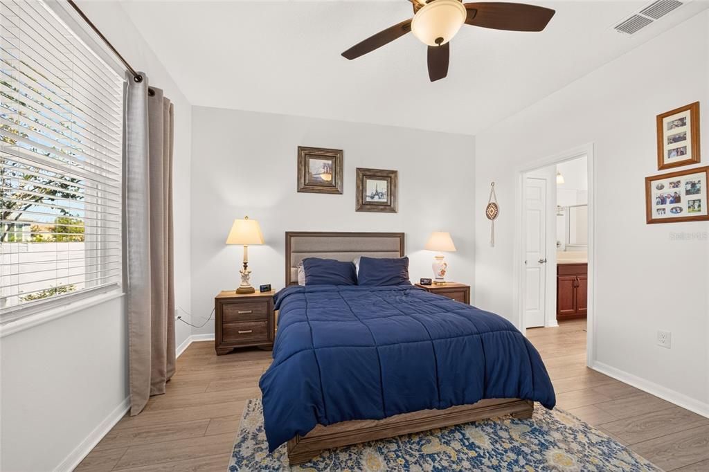 For Sale: $275,000 (2 beds, 2 baths, 1342 Square Feet)