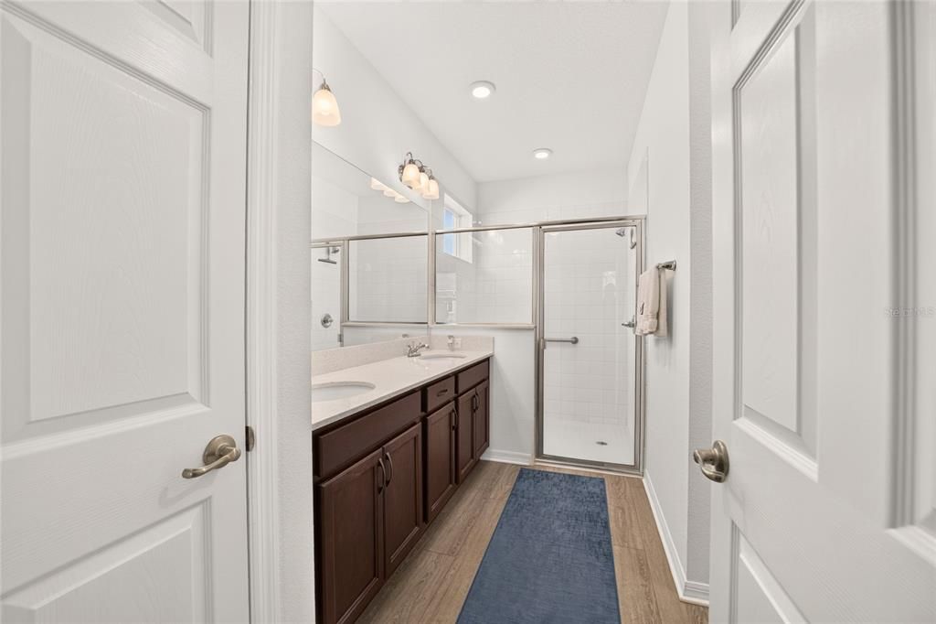 For Sale: $275,000 (2 beds, 2 baths, 1342 Square Feet)