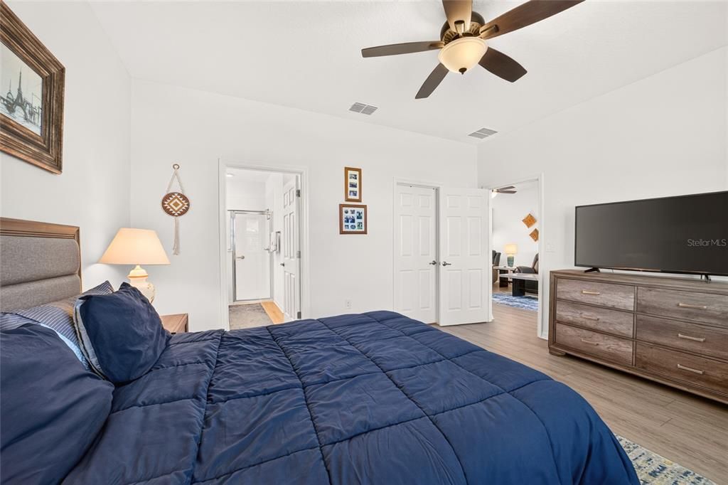 For Sale: $275,000 (2 beds, 2 baths, 1342 Square Feet)