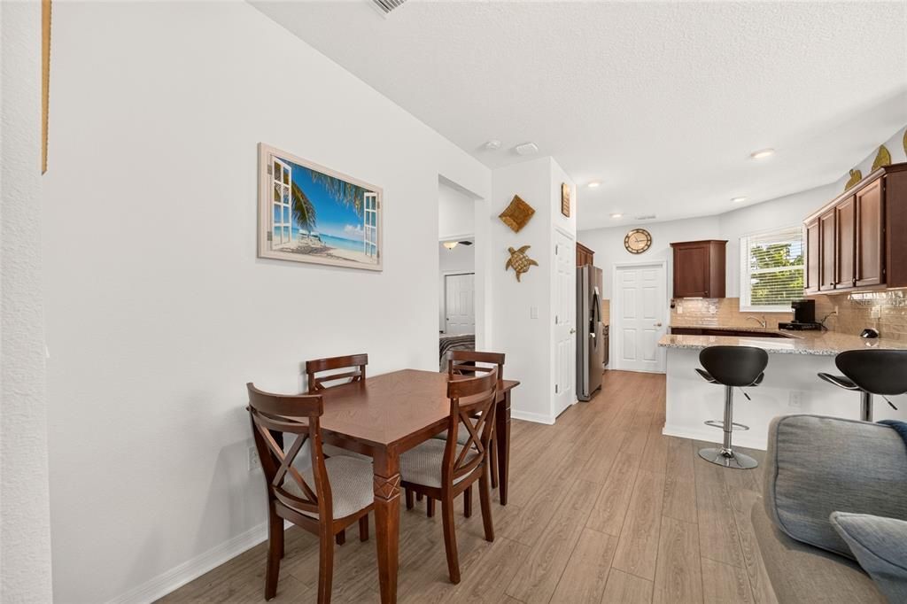 For Sale: $275,000 (2 beds, 2 baths, 1342 Square Feet)