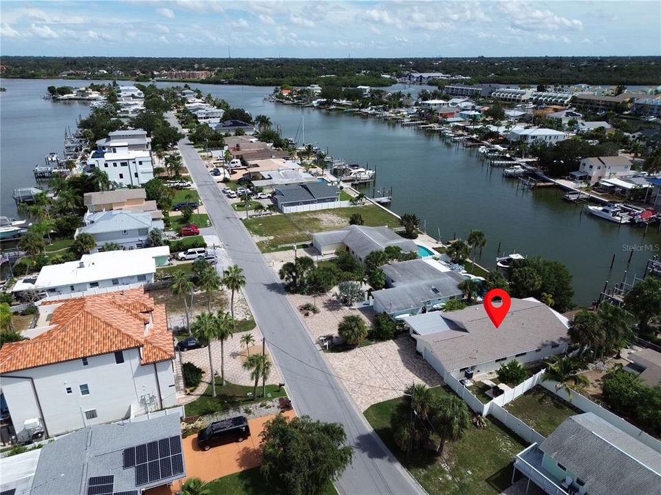 For Sale: $929,000 (3 beds, 2 baths, 1842 Square Feet)