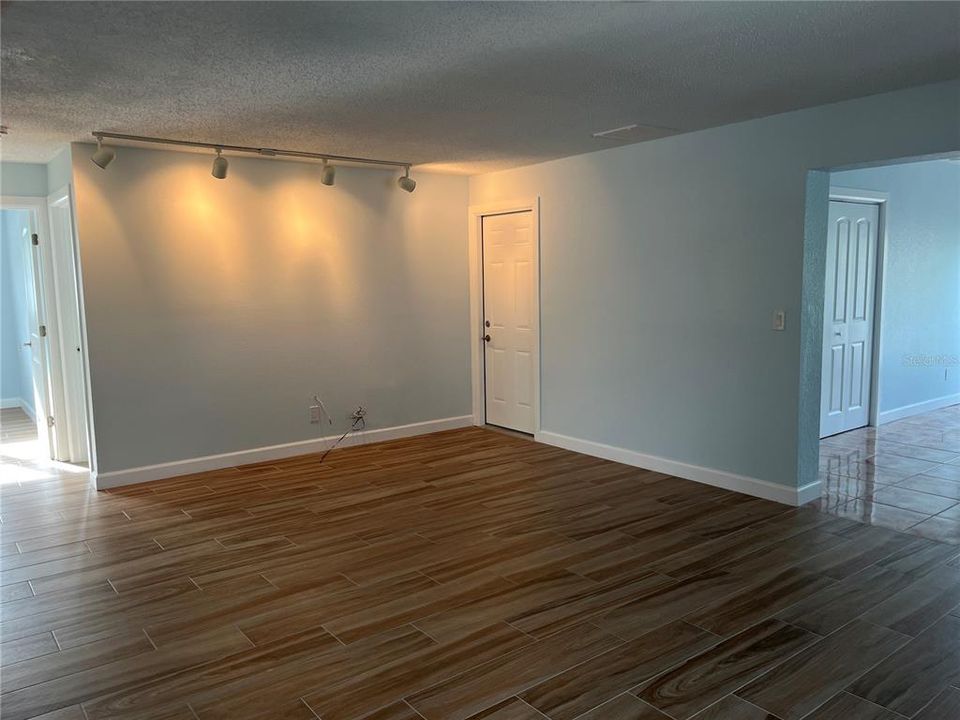 For Sale: $929,000 (3 beds, 2 baths, 1842 Square Feet)