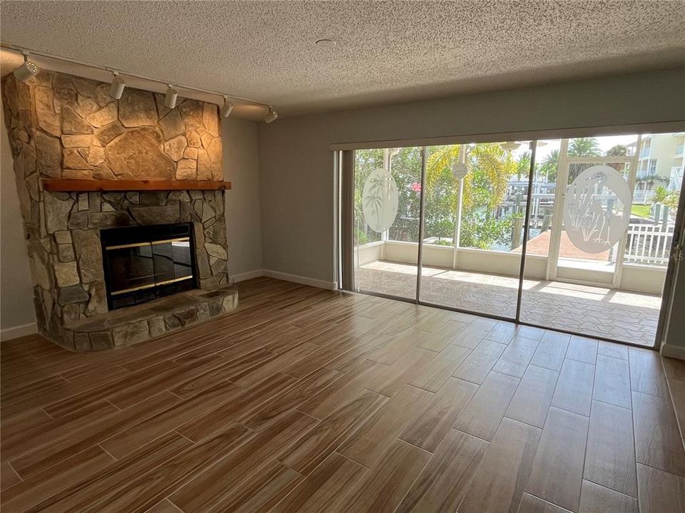 For Sale: $929,000 (3 beds, 2 baths, 1842 Square Feet)