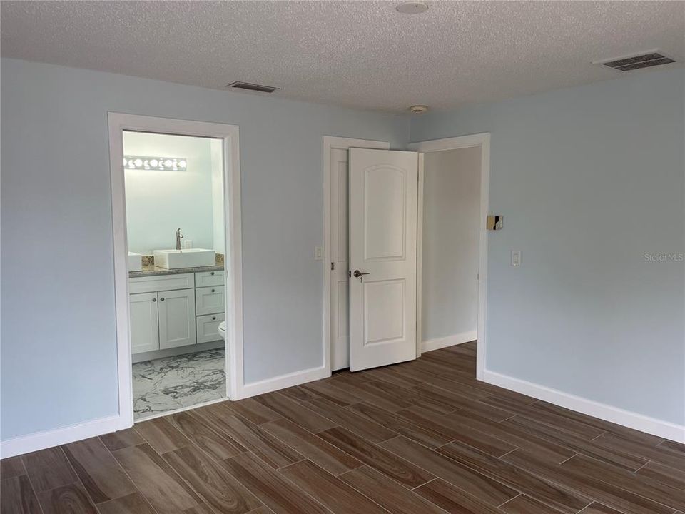 For Sale: $929,000 (3 beds, 2 baths, 1842 Square Feet)