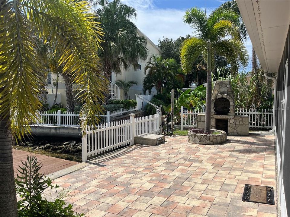 For Sale: $929,000 (3 beds, 2 baths, 1842 Square Feet)