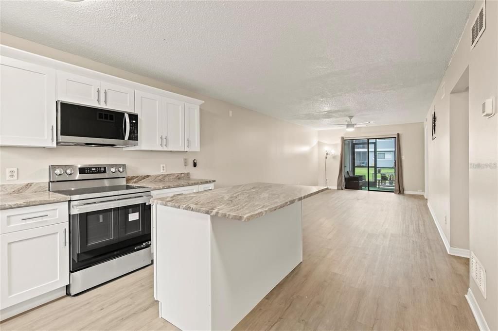 待售: $164,999 (2 贝兹, 2 浴室, 936 平方英尺)