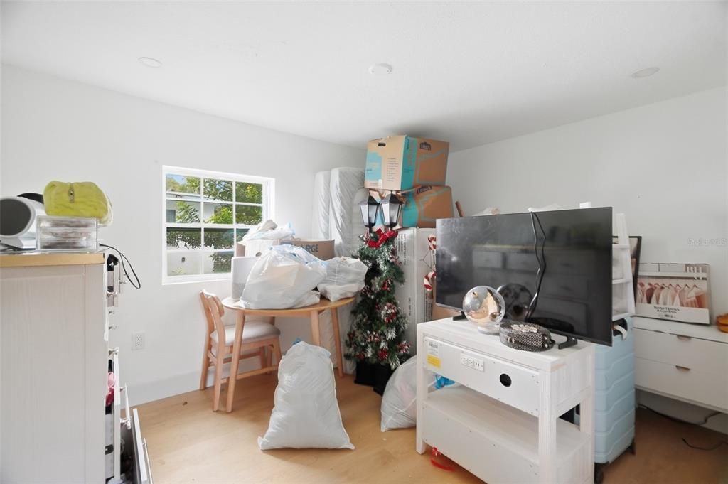 На продажу: $179,000 (3 спален, 2 ванн, 1165 Квадратных фут)