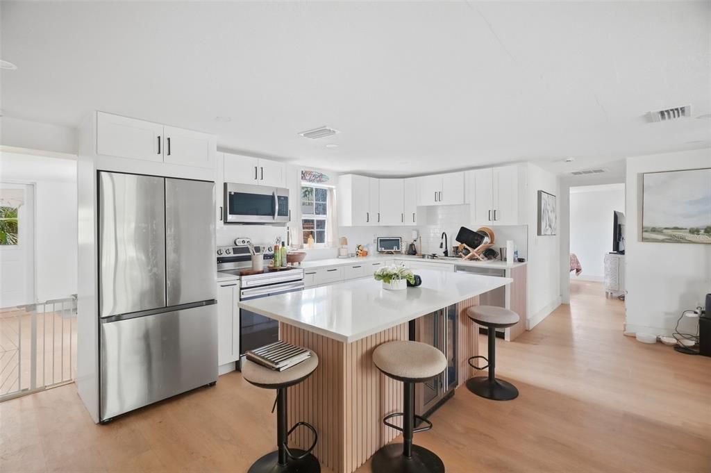 На продажу: $179,000 (3 спален, 2 ванн, 1165 Квадратных фут)