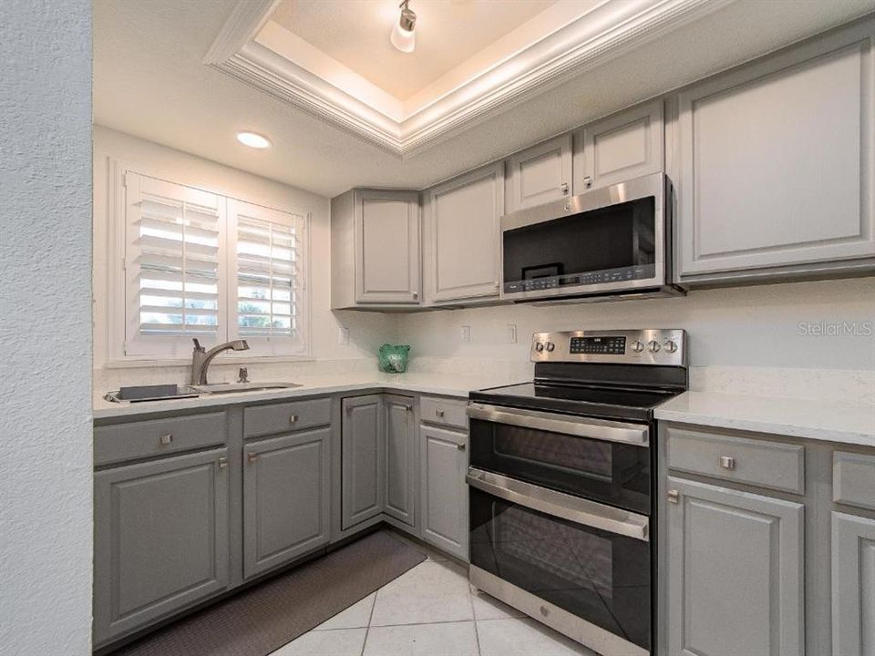 For Sale: $439,000 (2 beds, 2 baths, 720 Square Feet)