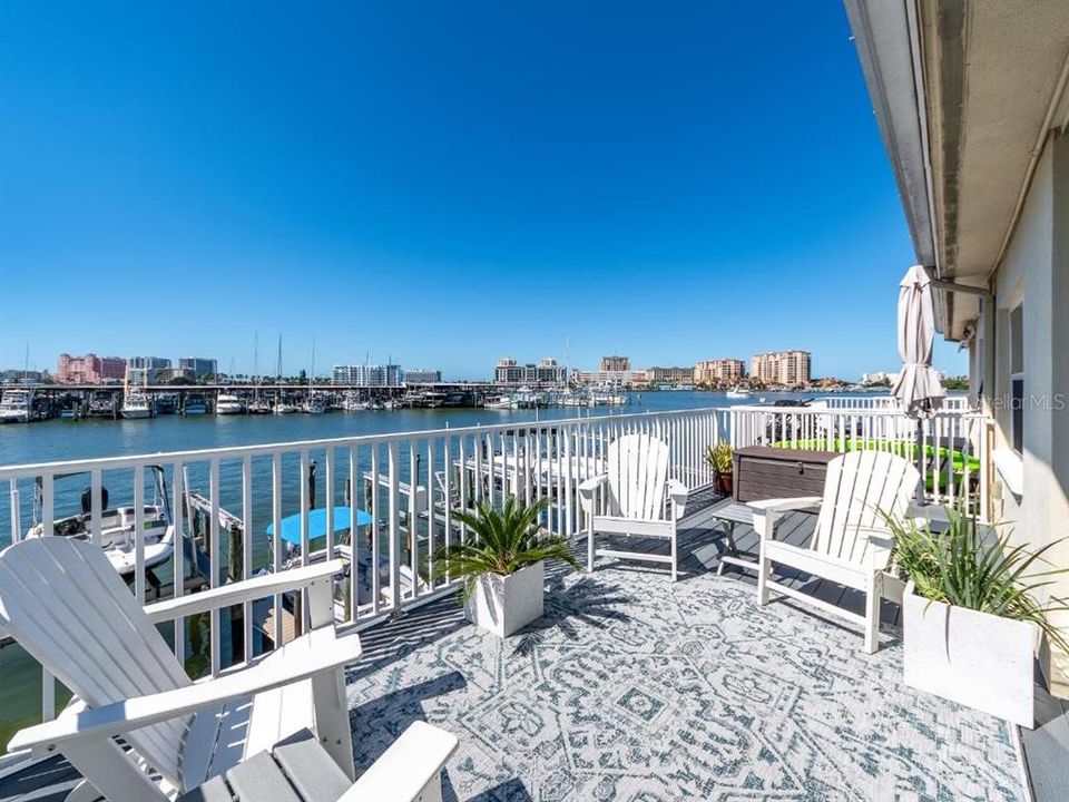 For Sale: $439,000 (2 beds, 2 baths, 720 Square Feet)
