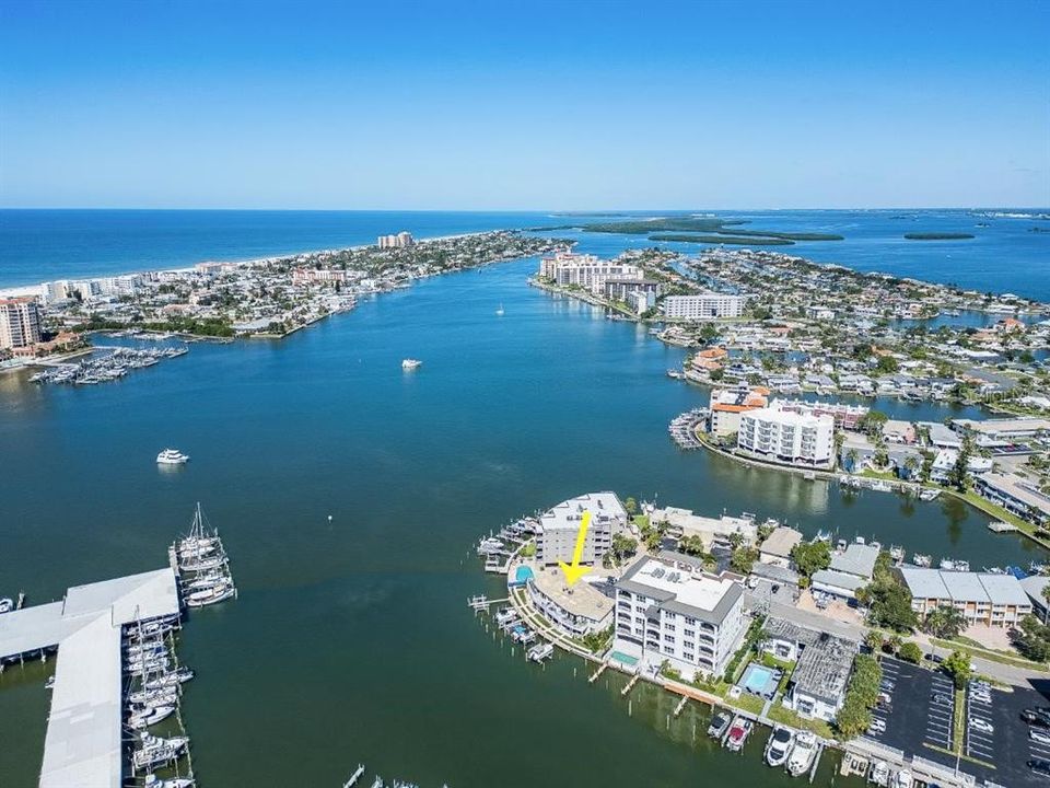 For Sale: $439,000 (2 beds, 2 baths, 720 Square Feet)