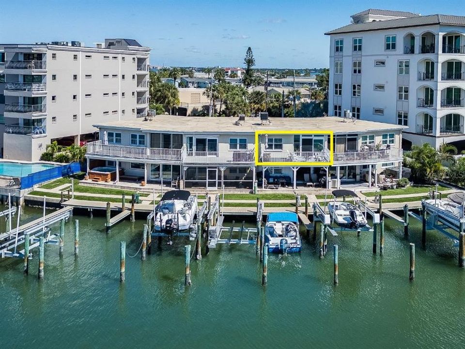 For Sale: $439,000 (2 beds, 2 baths, 720 Square Feet)