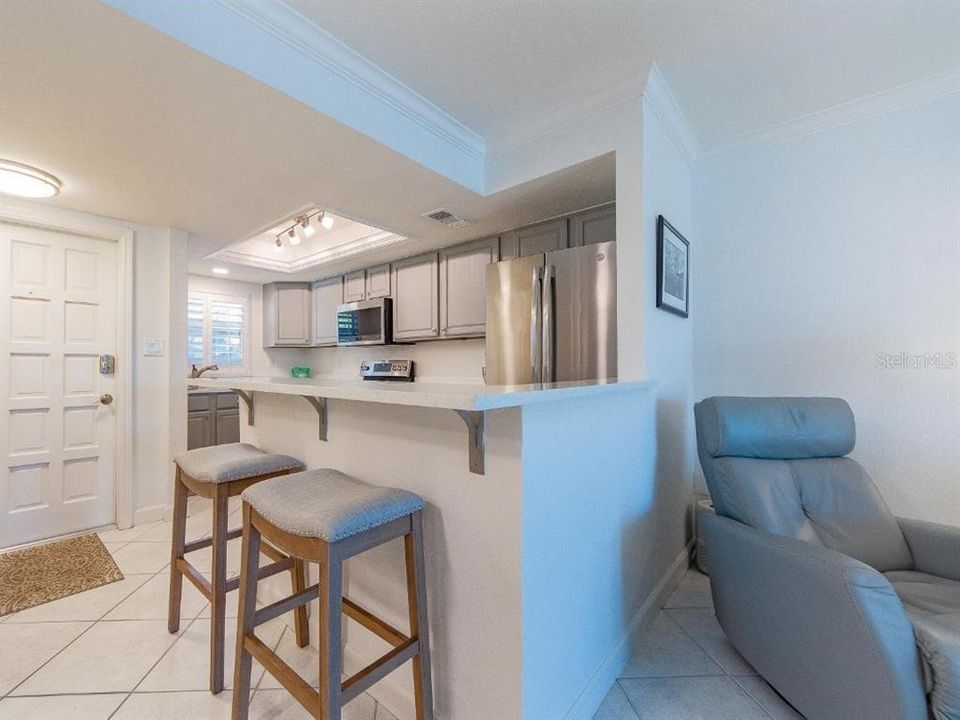 For Sale: $439,000 (2 beds, 2 baths, 720 Square Feet)