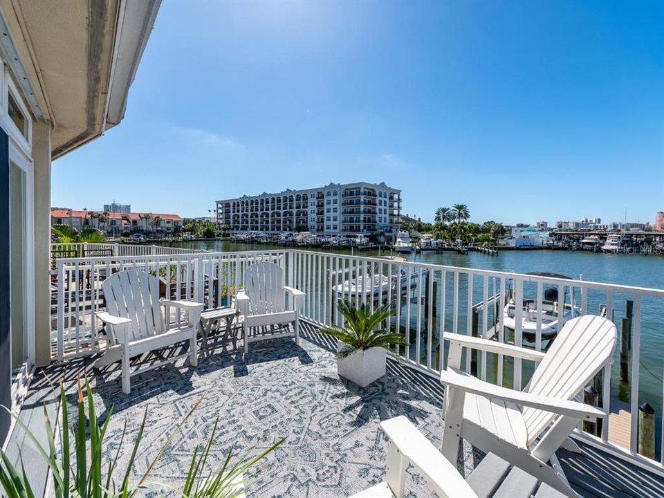 For Sale: $439,000 (2 beds, 2 baths, 720 Square Feet)