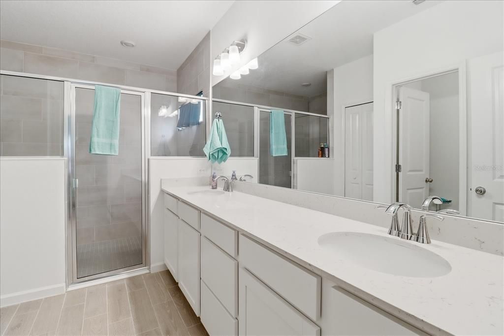 En Venta: $360,000 (4 camas, 2 baños, 2293 Pies cuadrados)