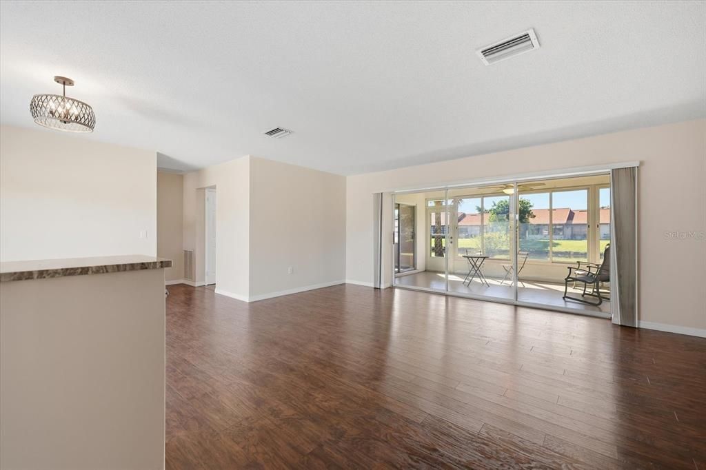 En Venta: $365,000 (2 camas, 2 baños, 1530 Pies cuadrados)