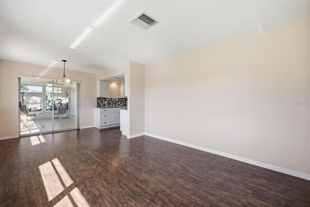 En Venta: $365,000 (2 camas, 2 baños, 1530 Pies cuadrados)