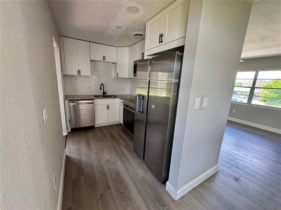 En Venta: $229,000 (4 camas, 2 baños, 1401 Pies cuadrados)