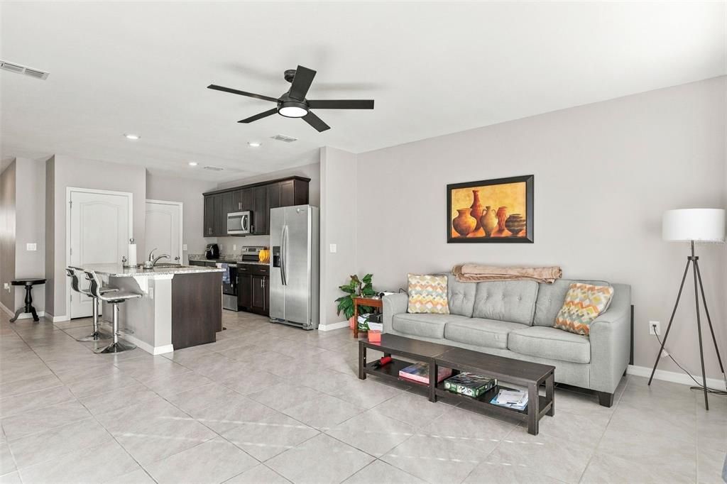 En Venta: $215,000 (3 camas, 2 baños, 1624 Pies cuadrados)