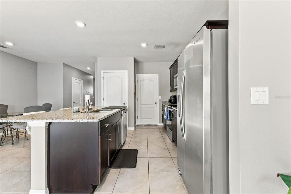 En Venta: $215,000 (3 camas, 2 baños, 1624 Pies cuadrados)