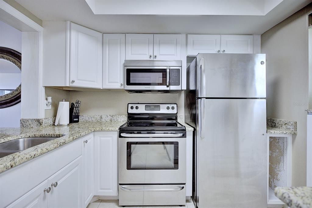 На продажу: $169,900 (2 спален, 2 ванн, 1116 Квадратных фут)