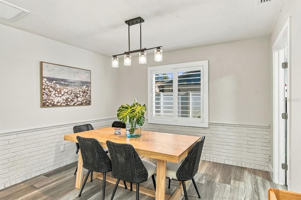 For Sale: $499,000 (3 beds, 2 baths, 1648 Square Feet)