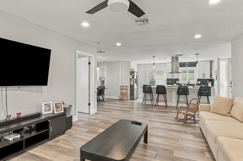 For Sale: $499,000 (3 beds, 2 baths, 1648 Square Feet)
