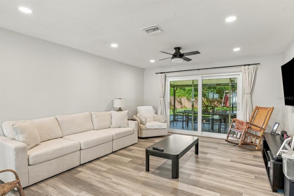 For Sale: $499,000 (3 beds, 2 baths, 1648 Square Feet)