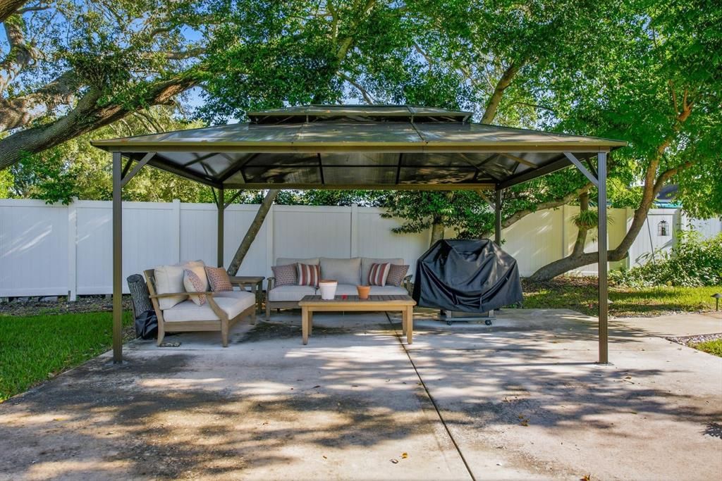 For Sale: $499,000 (3 beds, 2 baths, 1648 Square Feet)