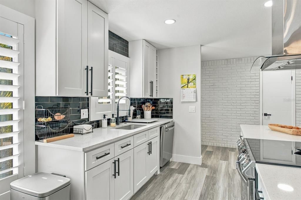 For Sale: $499,000 (3 beds, 2 baths, 1648 Square Feet)