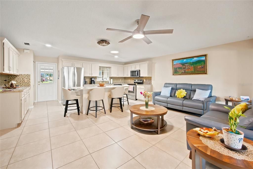 For Sale: $199,990 (2 beds, 2 baths, 1748 Square Feet)