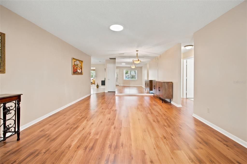 For Sale: $199,990 (2 beds, 2 baths, 1748 Square Feet)